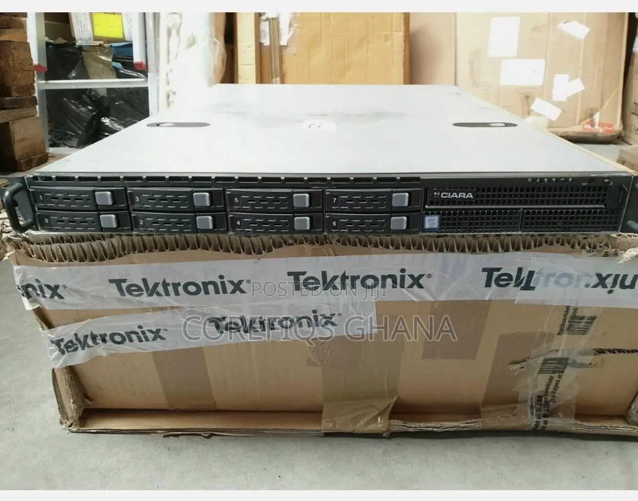 Server 32GB Intel Xeon SSD 256GB
