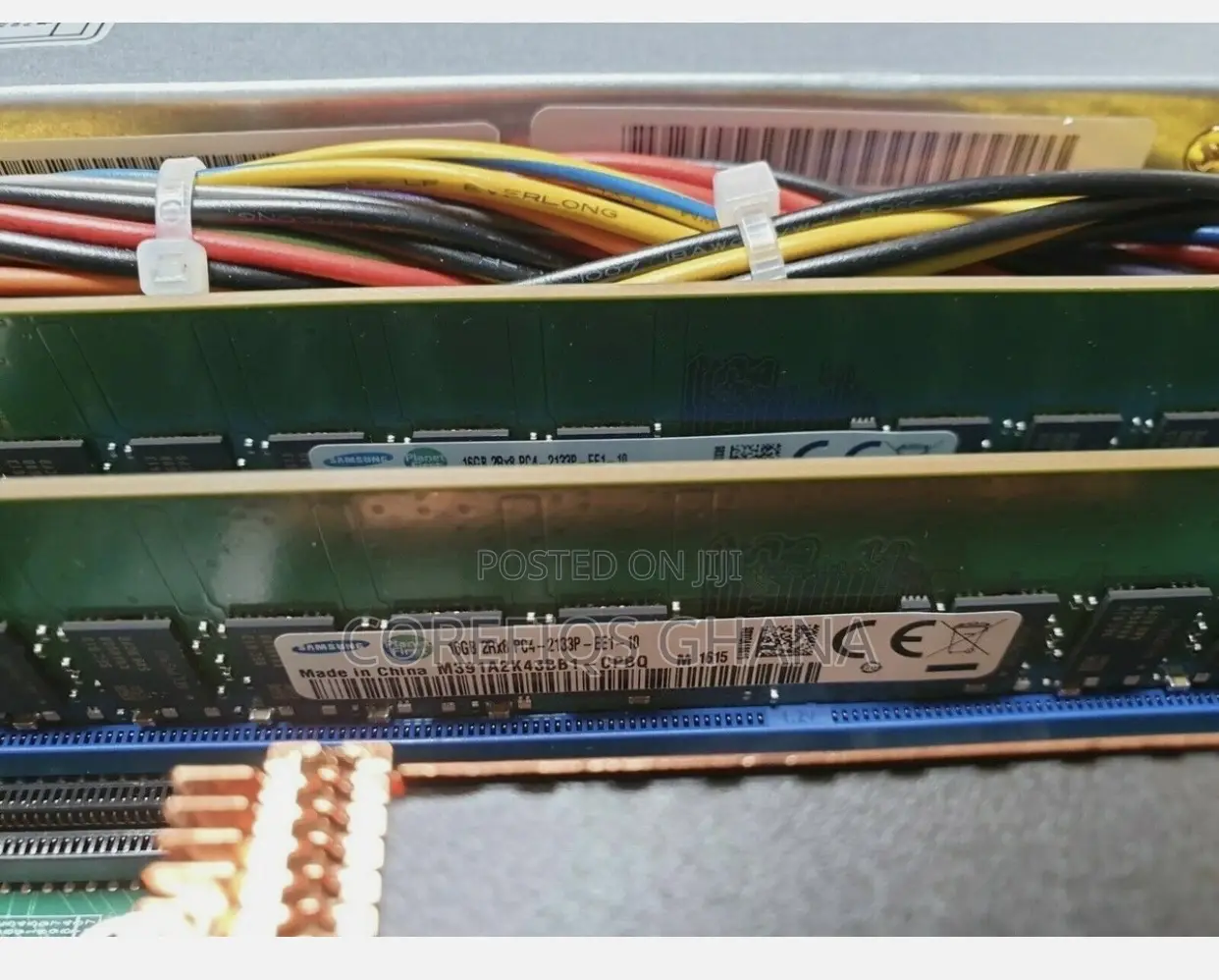 Server 32GB Intel Xeon SSD 256GB