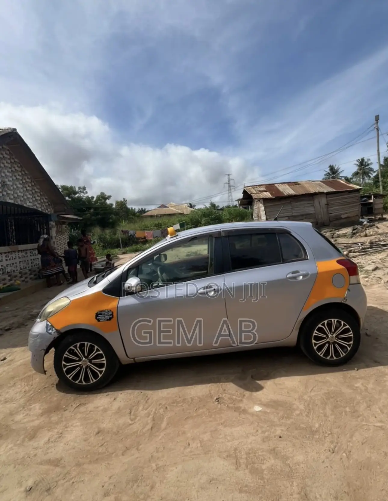 Toyota Vitz 2010 Silver