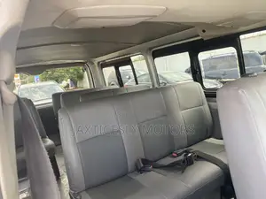 Toyota HiAce 2010 Silver