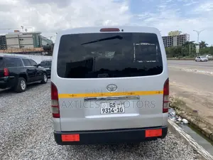 Toyota HiAce 2010 Silver