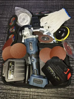 2 Batteries / Cordless Angle Grinder With Accessories