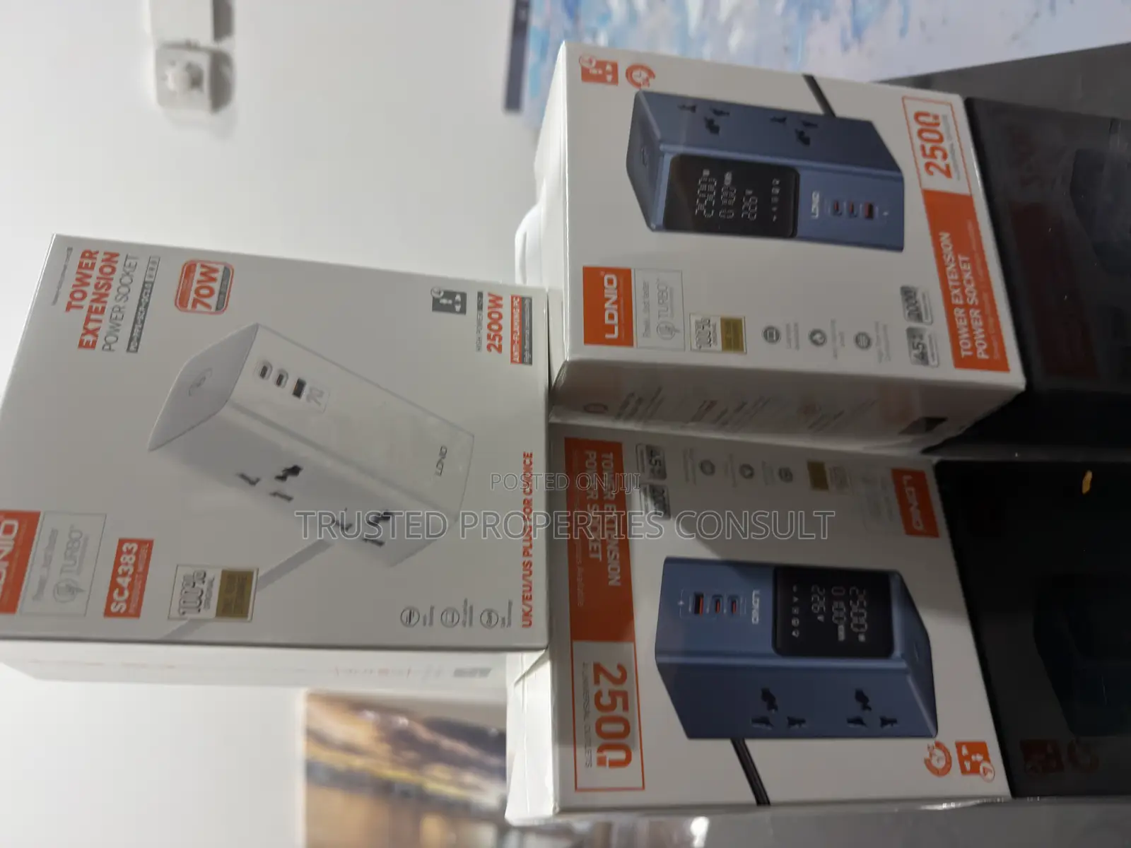 Ldnio Fast Charger for iPhone, Android and Laptops