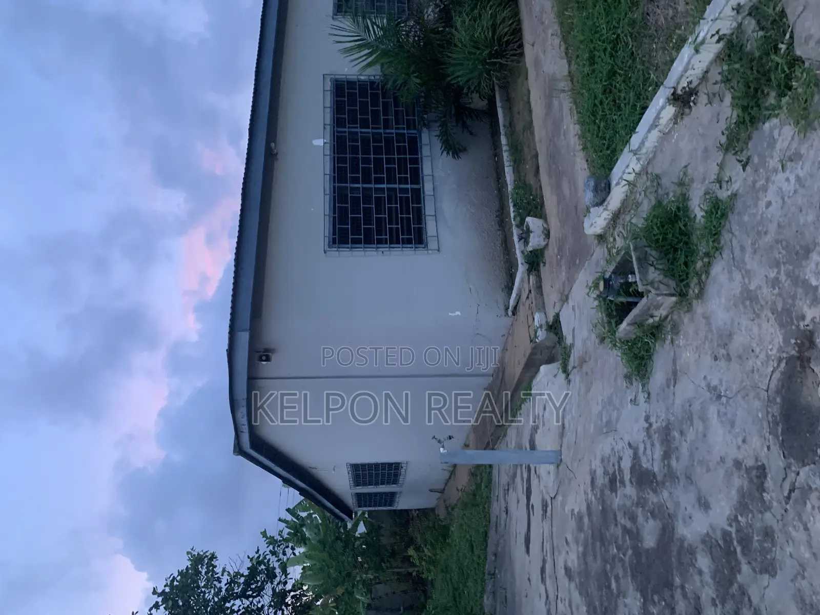 5bdrm House in Dansoman Estate, Exhibition for sale
