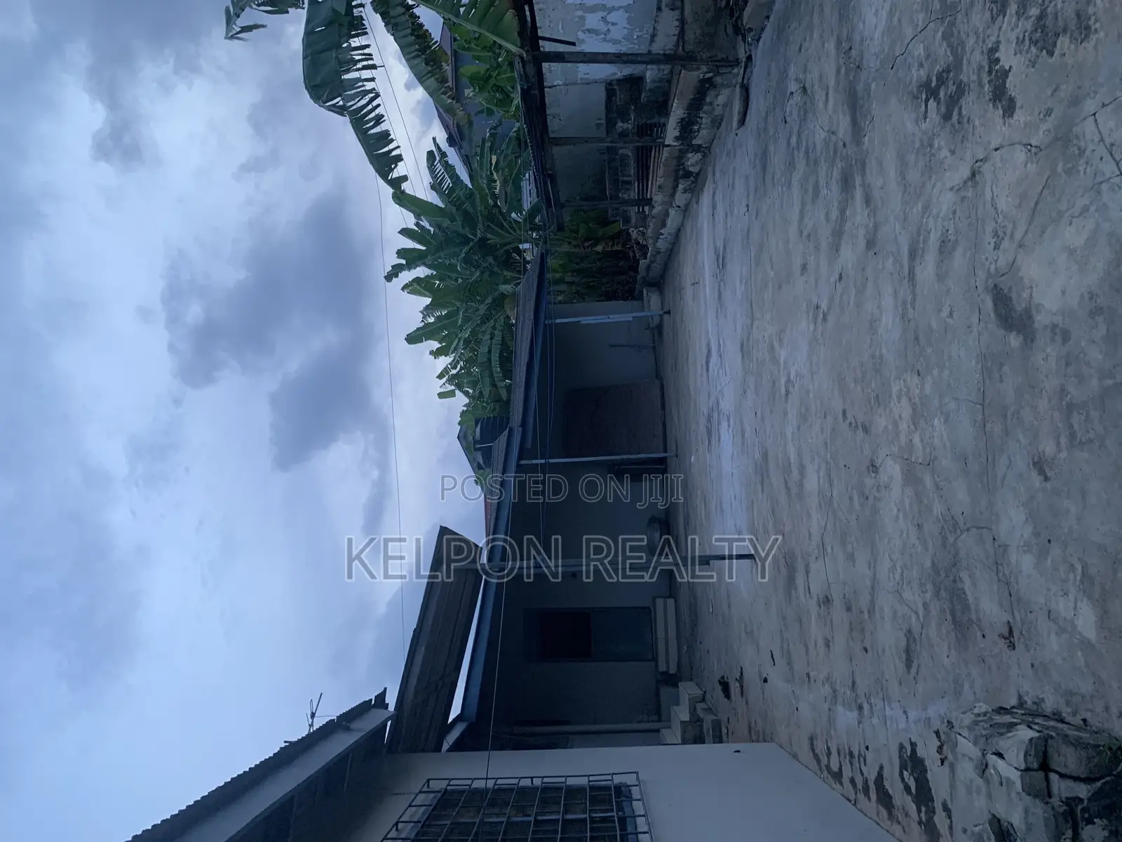 5bdrm House in Dansoman Estate, Exhibition for sale