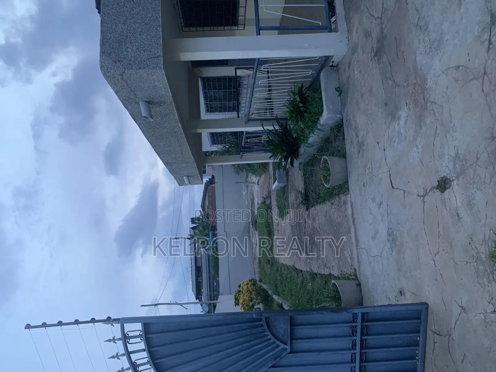 5bdrm House in Dansoman Estate, Exhibition for sale
