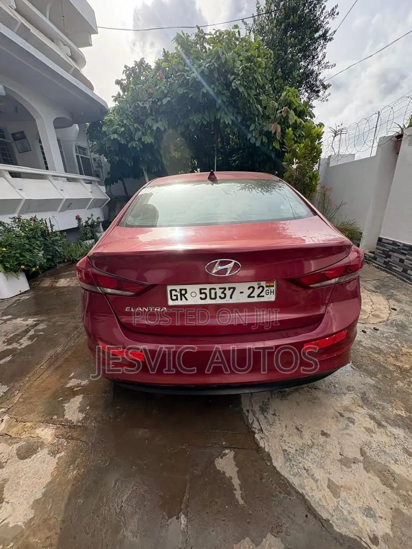 Hyundai Elantra ECO 2018 Red