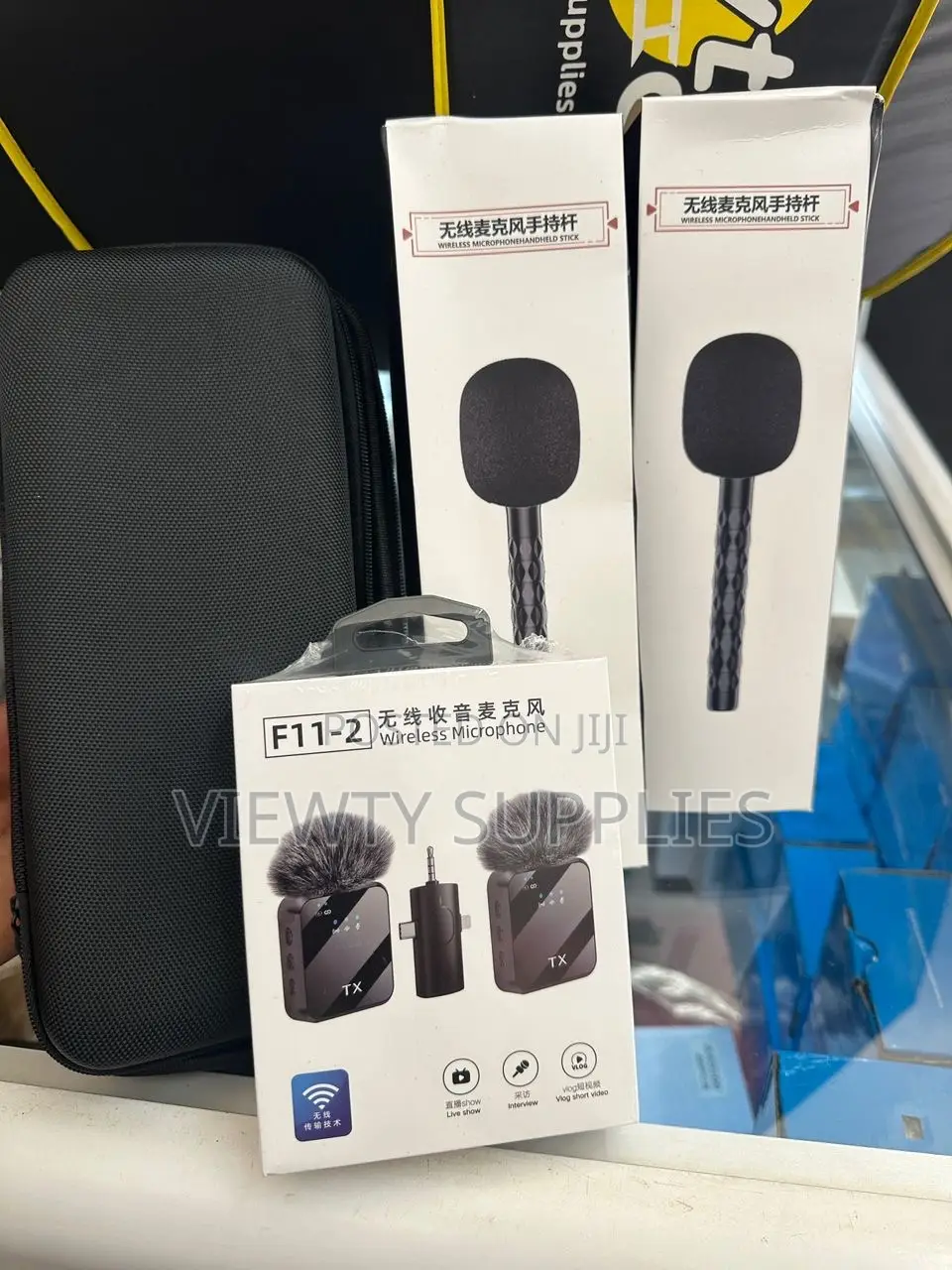 Portable 3 In 1 Wireless Lapel Microphone For Phones Camera + Case
