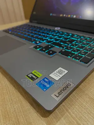New Laptop Lenovo LOQ 15IRH8 16GB Intel Core i7 SSD 512GB