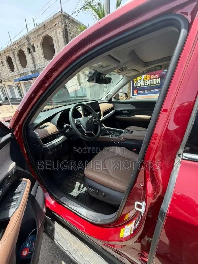 Toyota Grand Highlander Platinum 2025 Red