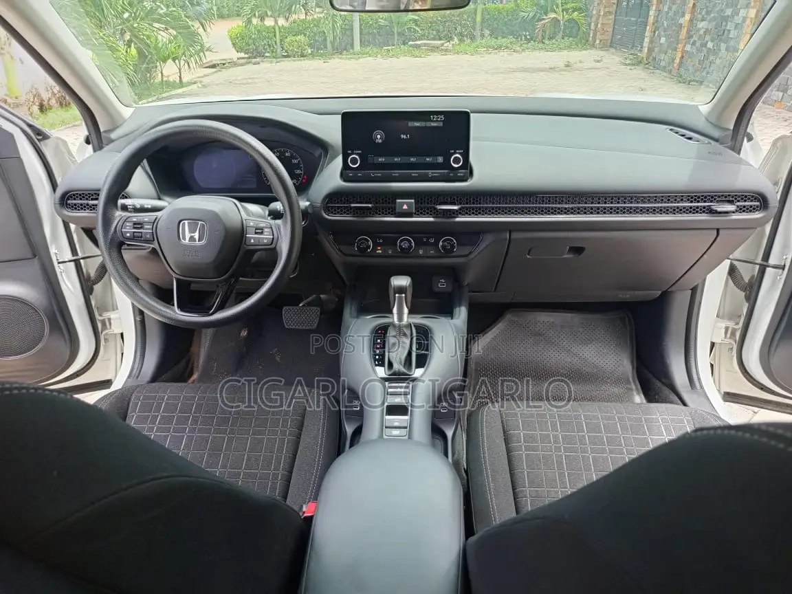 Honda HR-V EX-L AWD CVT w/o BSI 2024 White