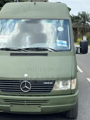 Mercedes-Benz Sprinter 1999 Green