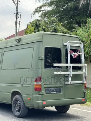 Mercedes-Benz Sprinter 1999 Green