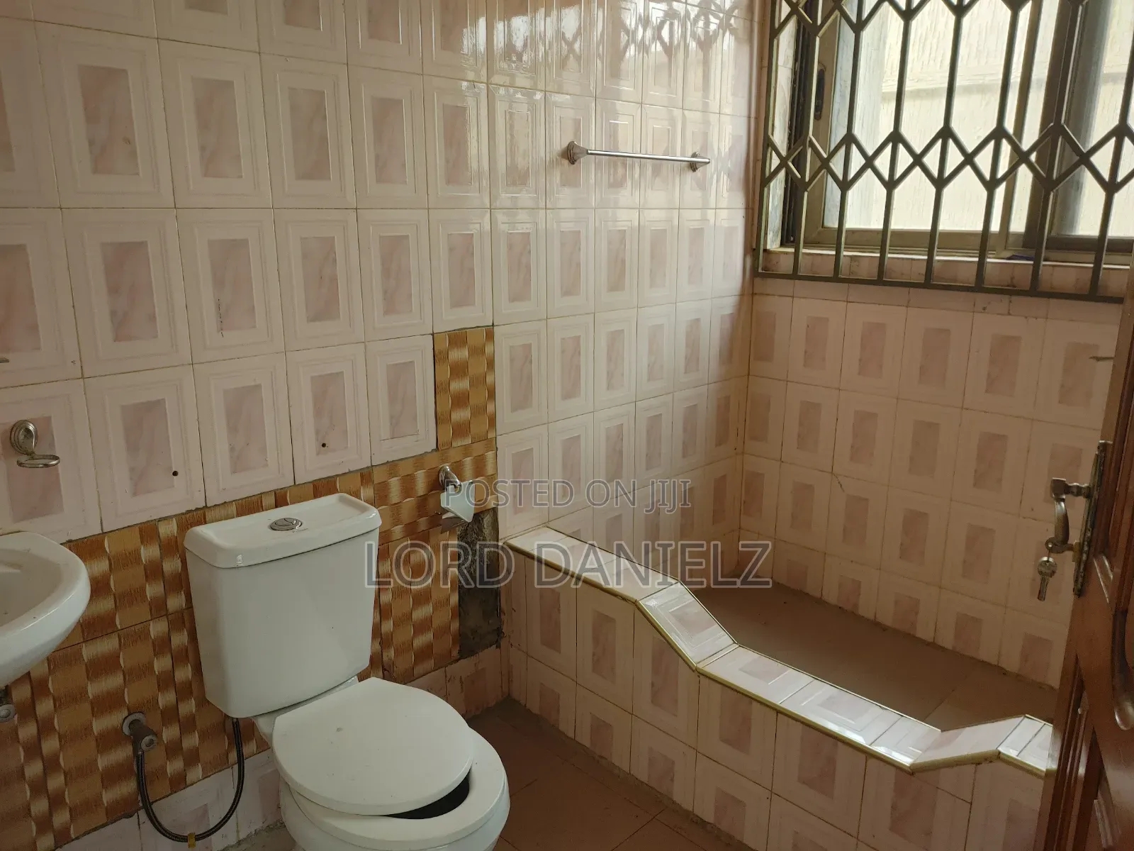 2bdrm Apartment in Kotwi, Kumasi Metropolitan for rent