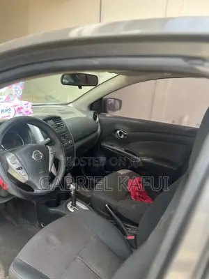 Nissan Versa 1.6 SV 2016 Gray