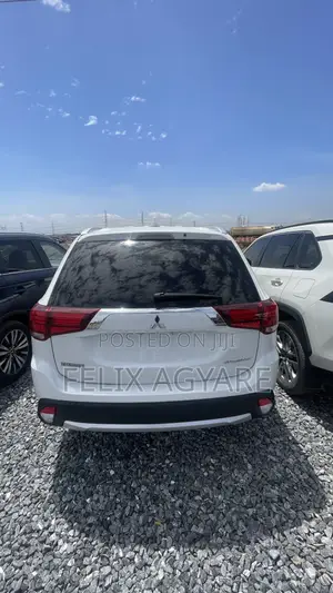 Mitsubishi Outlander 2018 White