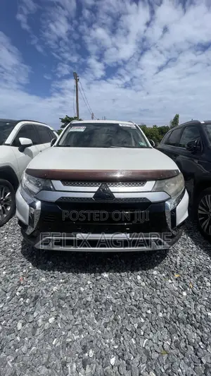 Mitsubishi Outlander 2018 White