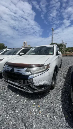 Mitsubishi Outlander 2018 White