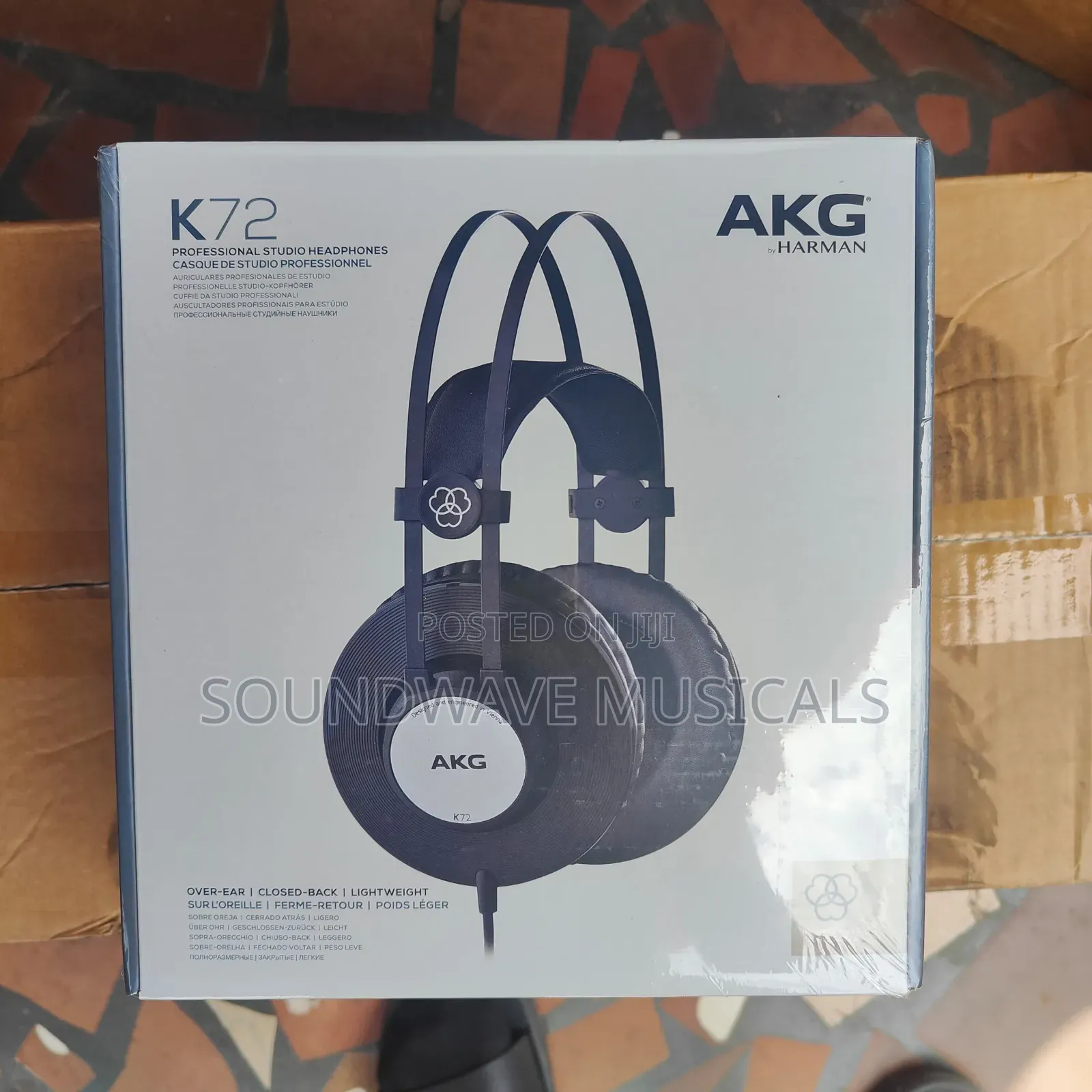 Akg Close-Black Headphone