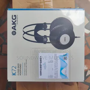Akg Close-Black Headphone