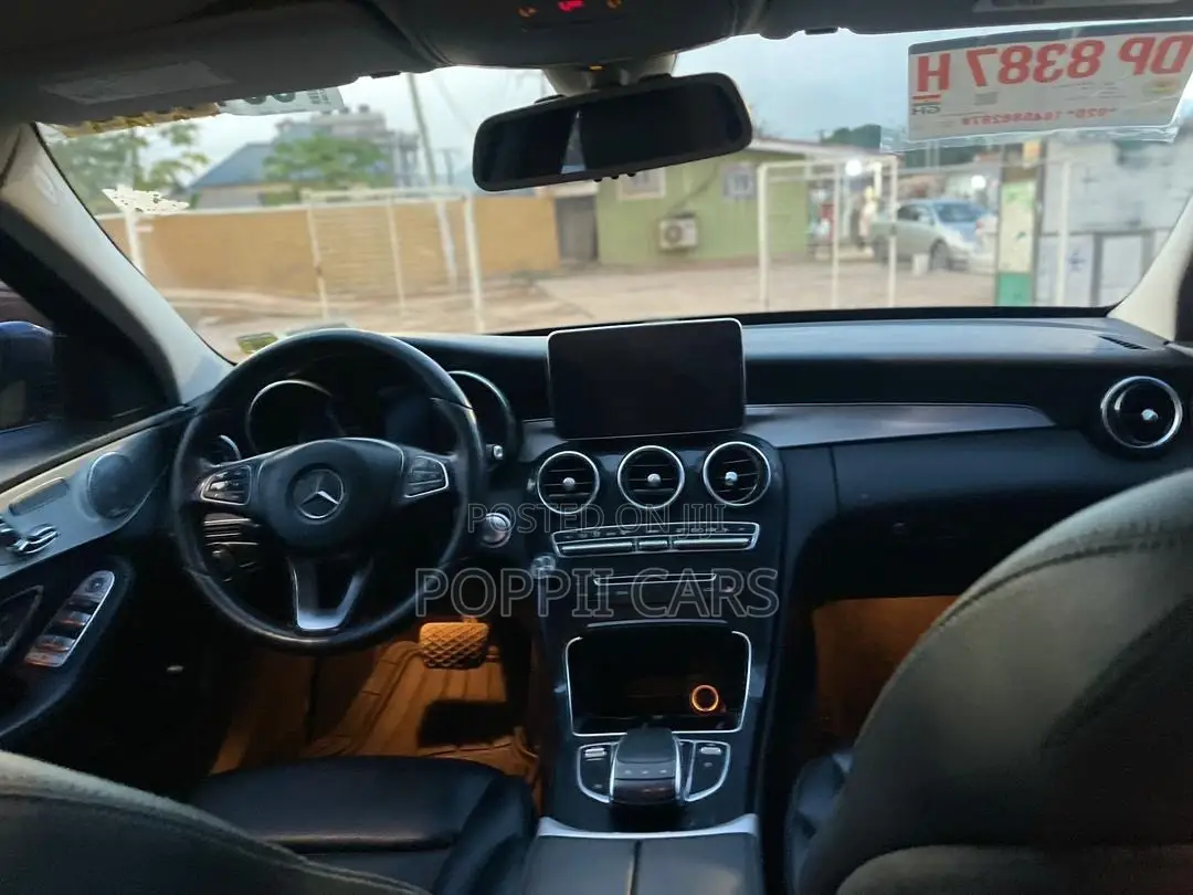 Mercedes-Benz C300 2016 Gray