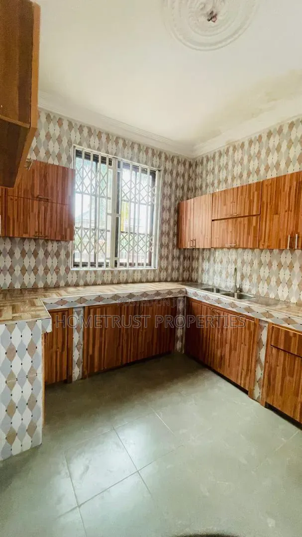 2bdrm Apartment in Pokuase Acp for rent