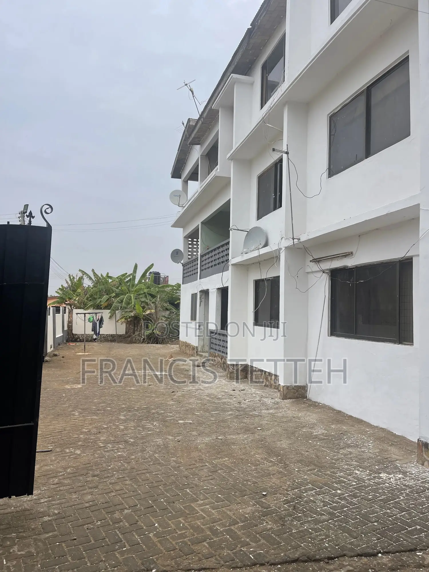 17bdrm House in Teshie-Nungua Estates for sale