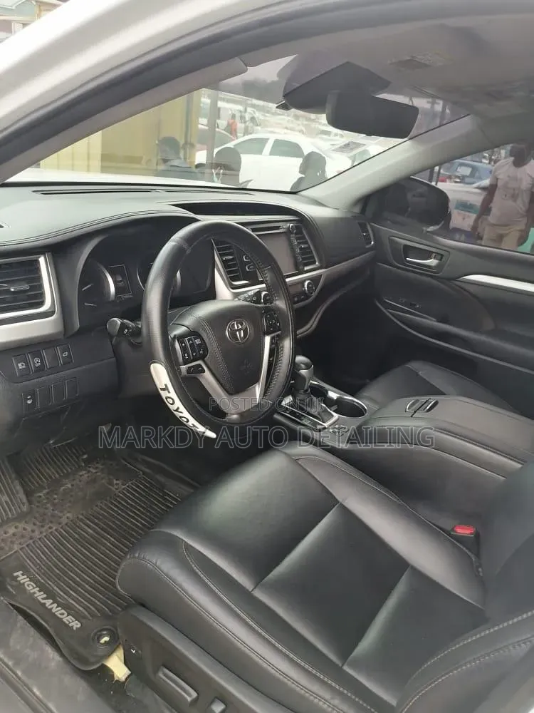 Toyota Highlander 2019 White
