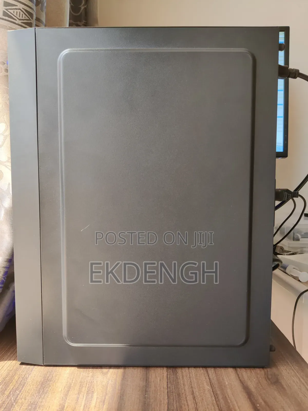 Desktop Computer 8GB Intel Xeon HDD+SSD 750GB