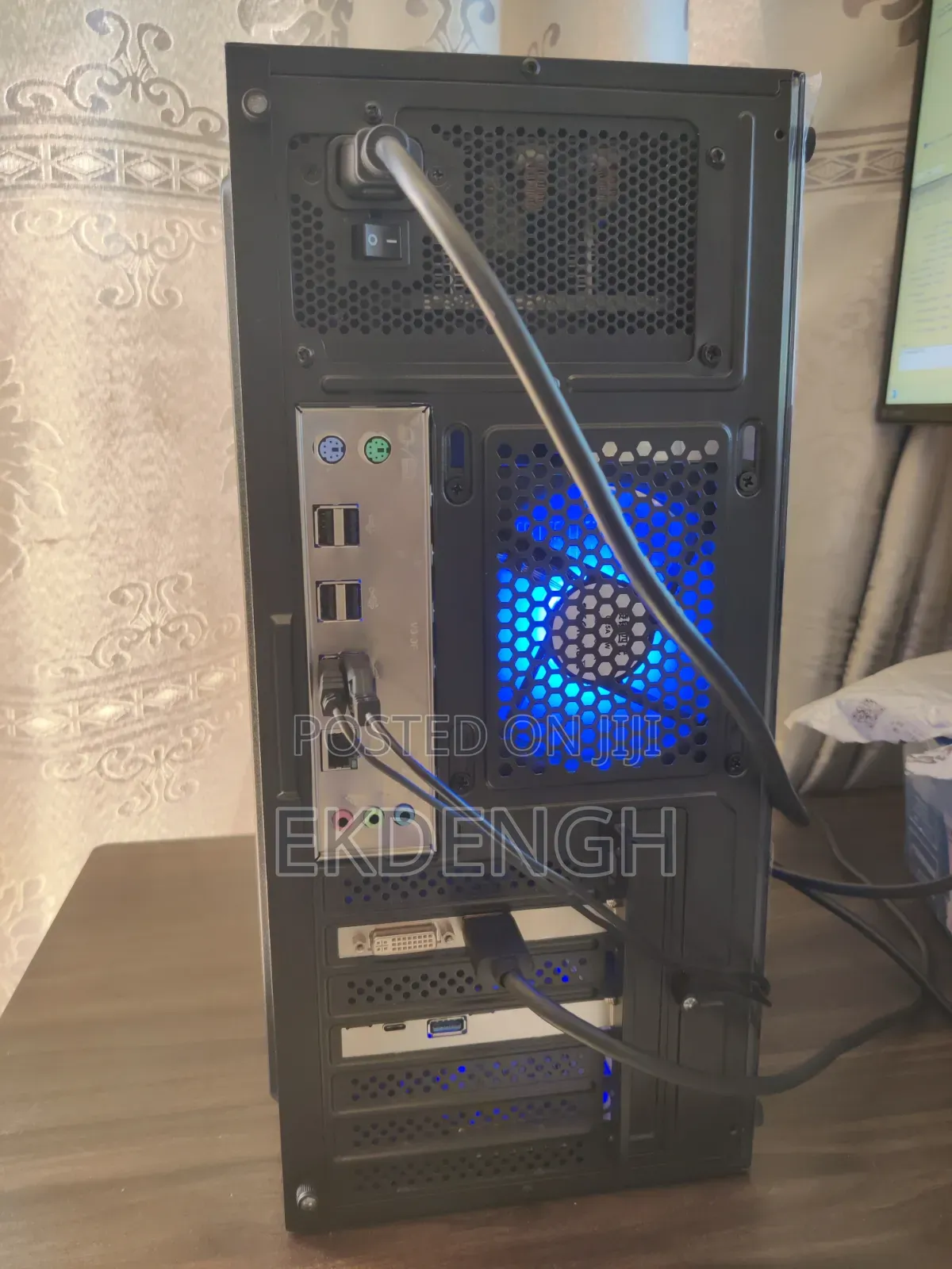 Desktop Computer 8GB Intel Xeon HDD+SSD 750GB