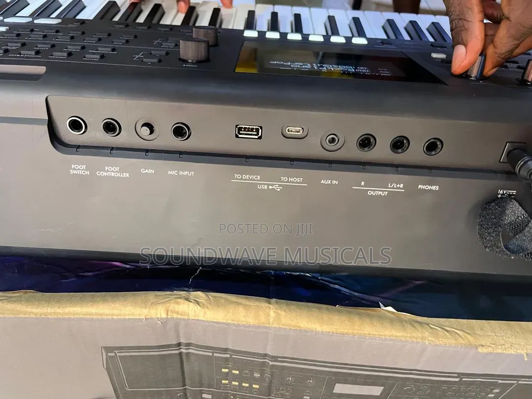Yamaha PSR 583 Professional Keyboard
