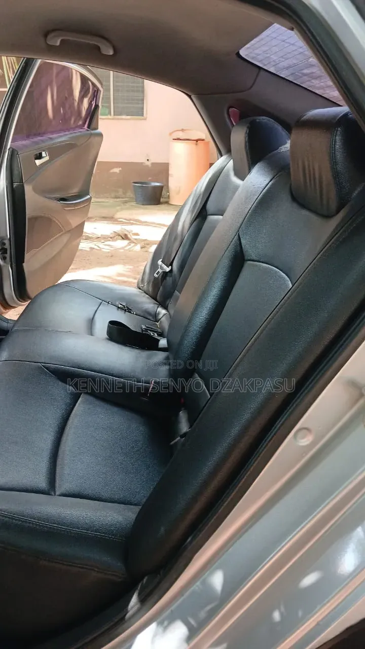 Hyundai Sonata Limited 2.0T Sedan (2.0L 4cyl 6A) 2012 Silver