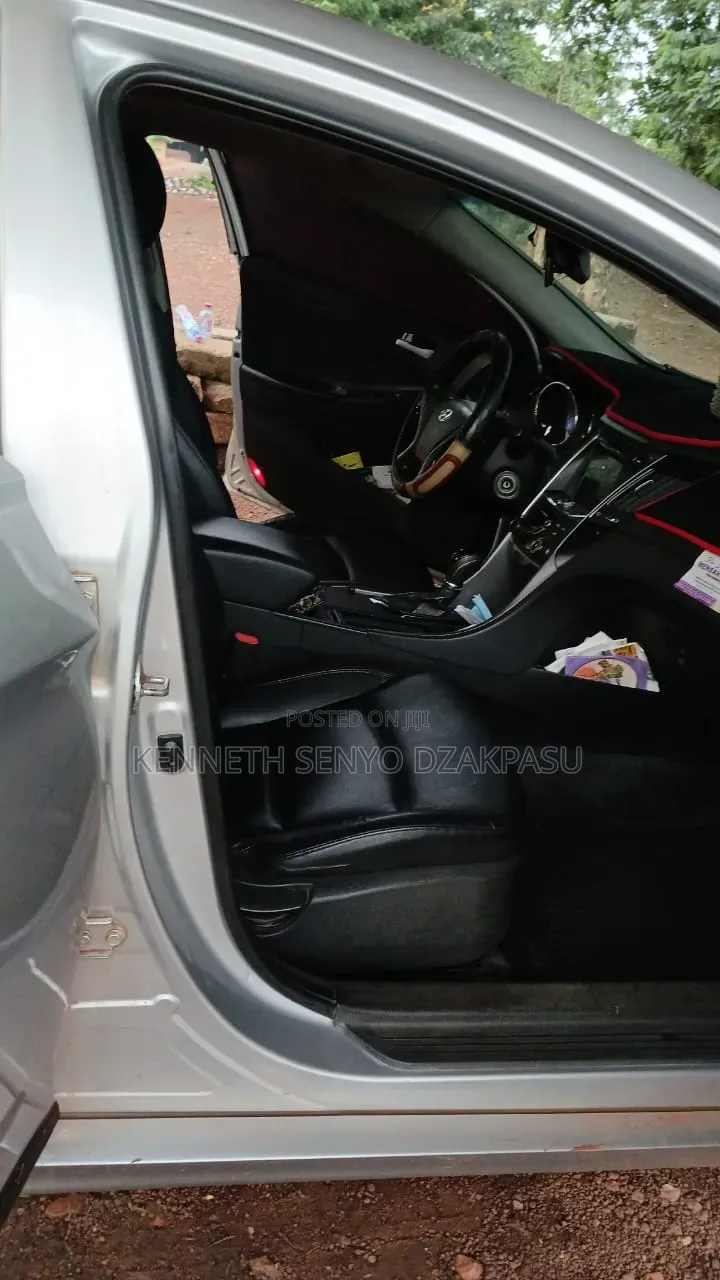Hyundai Sonata Limited 2.0T Sedan (2.0L 4cyl 6A) 2012 Silver