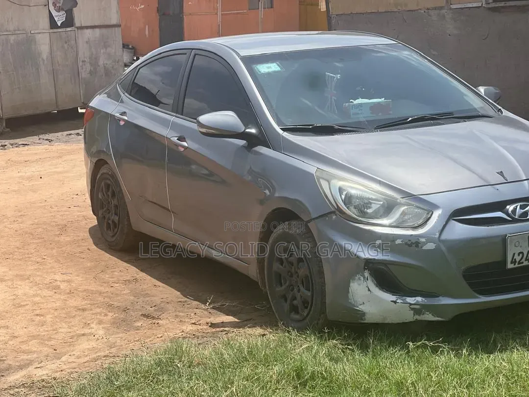 Hyundai Accent 2011 Gray