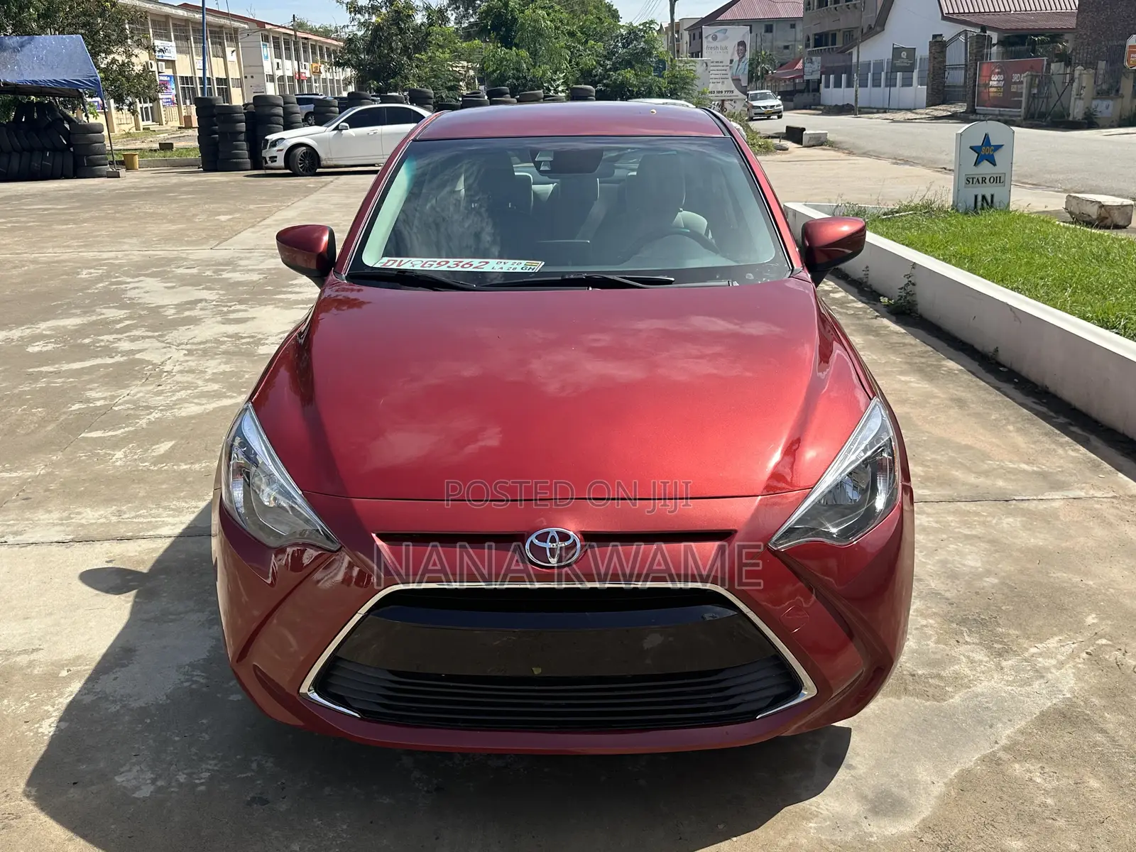 Toyota Yaris 1.5 Sedan XLE 2020 Red