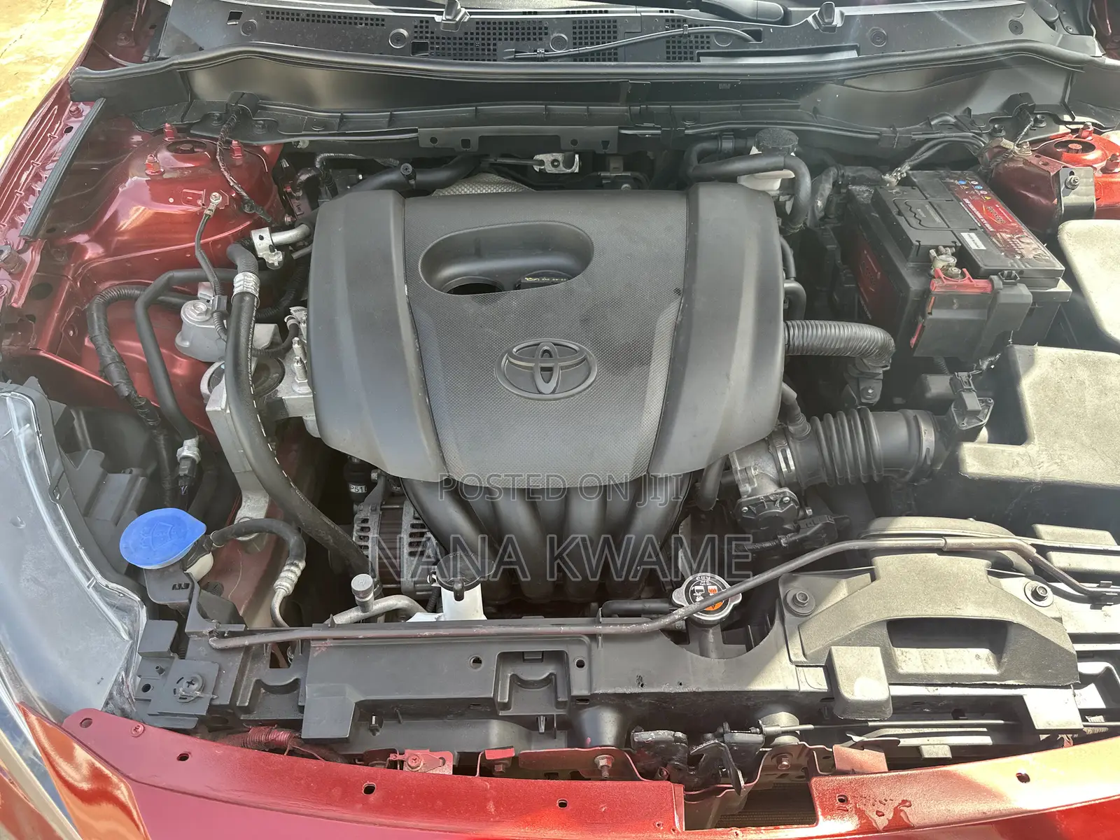 Toyota Yaris 1.5 Sedan XLE 2020 Red