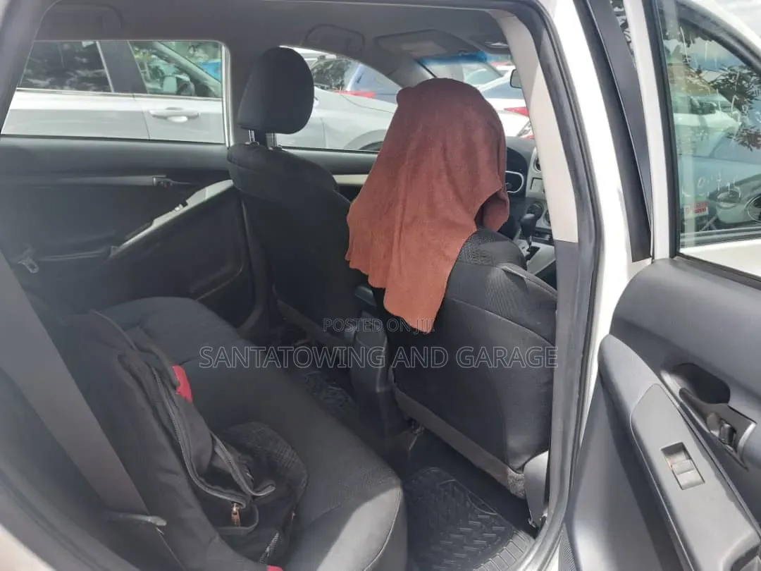 Toyota Matrix 2012 White