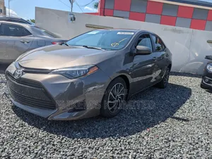 Toyota Corolla LE ECO 4dr Sedan (1.8L 4cyl CVT) 2017 Gold