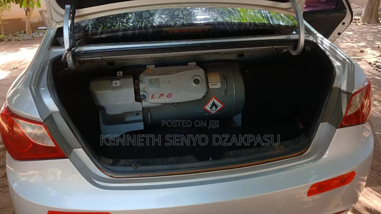 Hyundai Sonata Limited 2.0T Sedan (2.0L 4cyl 6A) 2012 Silver