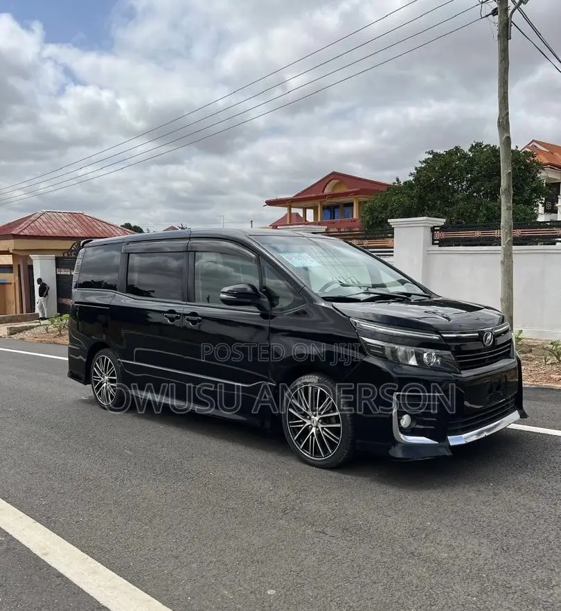 Toyota Voxy 2016 Black
