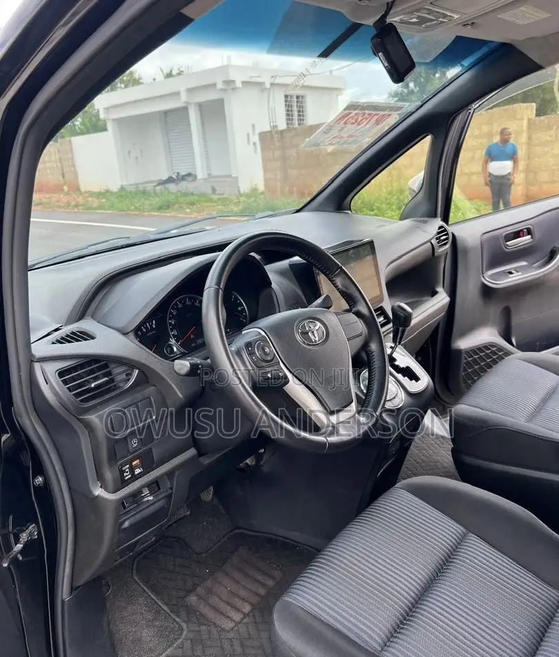 Toyota Voxy 2016 Black