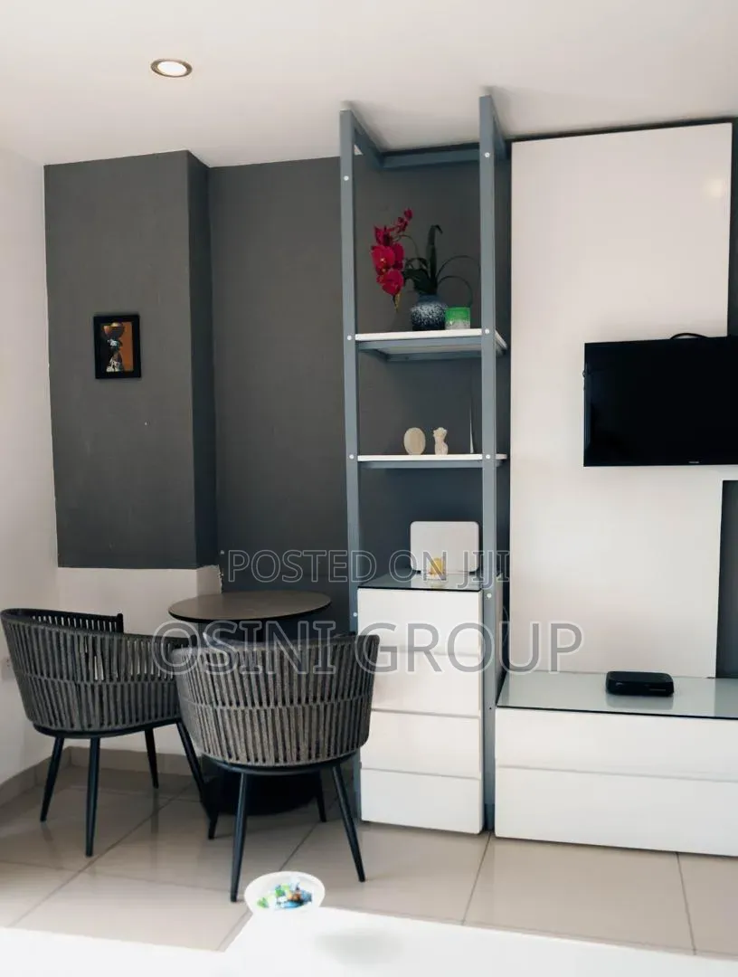 Furnished 1bdrm Apartment in Boundary Road Area for sale