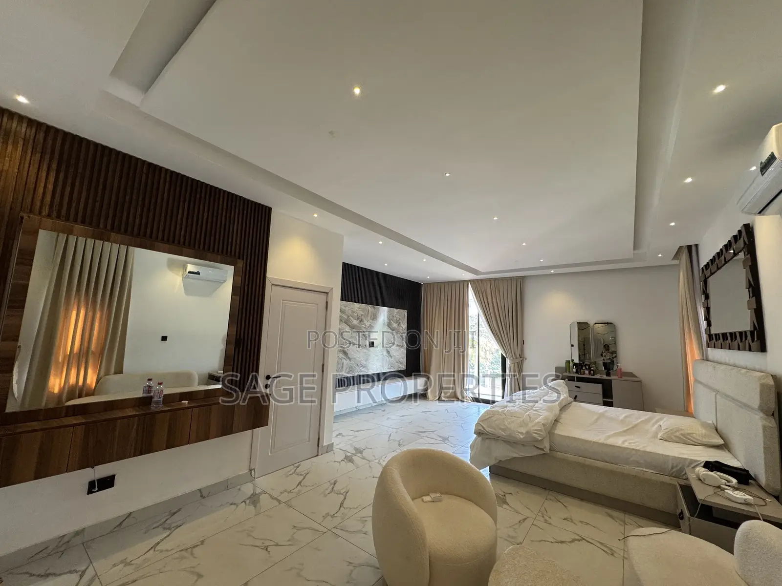 Furnished 4bdrm Duplex in Little Roses Area for rent
