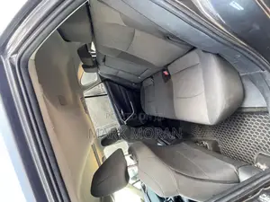 Toyota RAV4 XLE AWD 2023 Gray