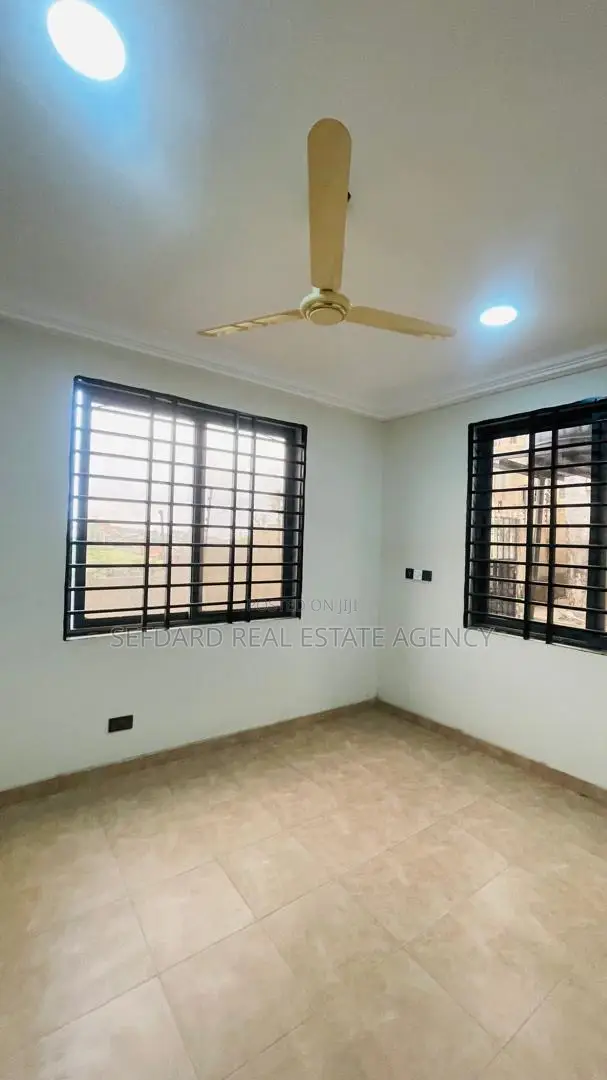 2bdrm Apartment in Sefdard Properties, Pokuase for rent