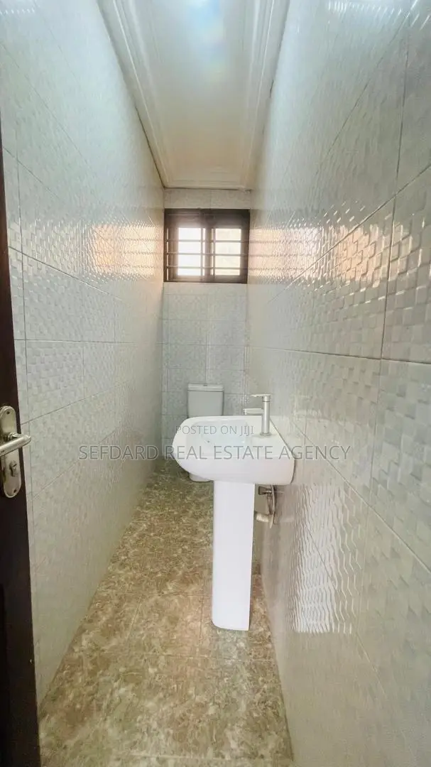 2bdrm Apartment in Sefdard Properties, Pokuase for rent
