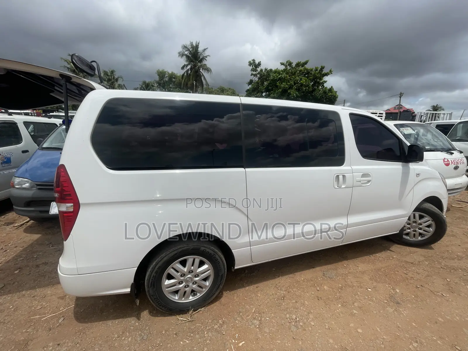 Hyundai Starex 2014 White