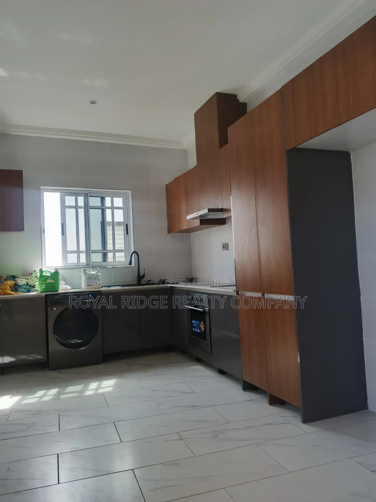 Furnished 3bdrm Apartment in Tseaddo Roundabout, Accra Metropolitan