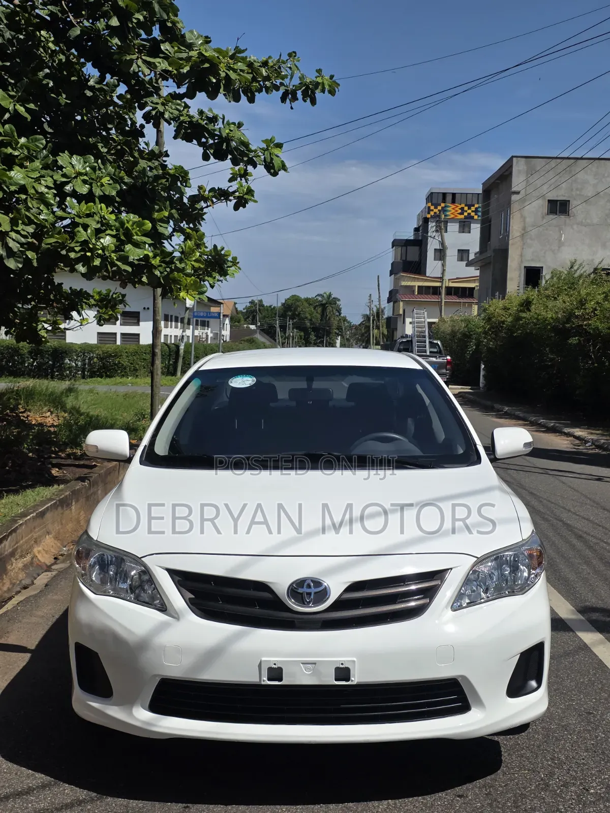 Toyota Corolla LE Special Edition 4dr Sedan (1.8L 4cyl 4A) 2013 White