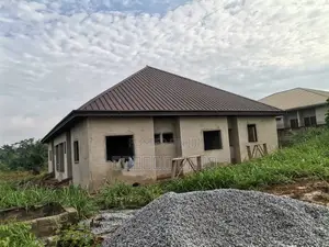 8bdrm House in Kumasi Metropolitan for sale